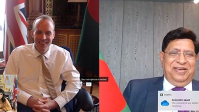 Photo of Foreign Minister Dr. Momen requests British Foreign Secretary Dominic Raab to remove Bangladesh from red-listing