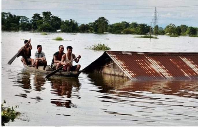 Photo of ছাতকে বানভাসি এলাকায় শুকনো খাদ্য, বিশুদ্ধ পানির ও জ্বালনির তীব্র সঙ্কটে লাখো পানিবন্দী মানুষ