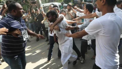 Photo of হিরোর ভূমিকায় হিরো আলম, ভিলেনের ভূমিকায় সরকার ও নির্বাচন কমিশন