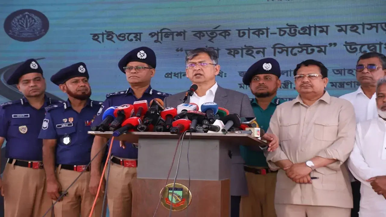 মহাসড়কে শ্রমিক-মালিক-পুলিশ যে পক্ষই হোক, চাঁদাবাজি বন্ধ করতে...