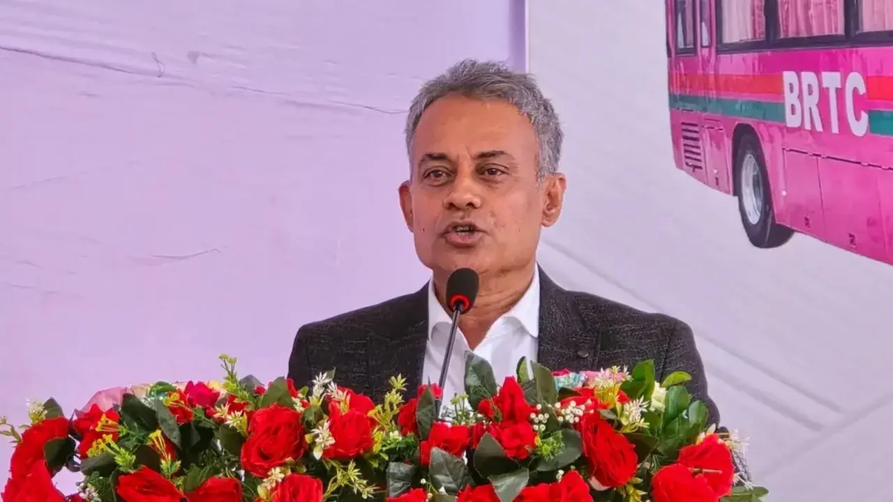 ঢাকায় ২০০ ইভি বাস কিনবে সরকার, নারীদের জন্য ১০০টি: সড়কমন্ত্র...